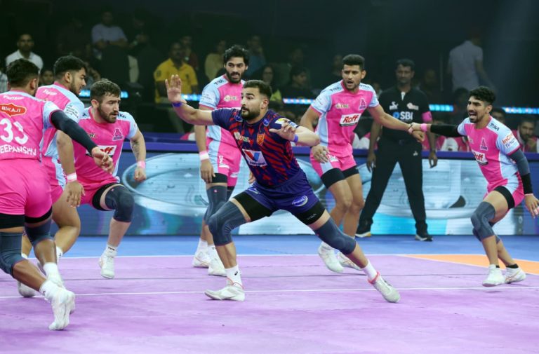 Twice-blessed Dabang Delhi clinch thriller after last-second error from Jaipur Pink Panthers