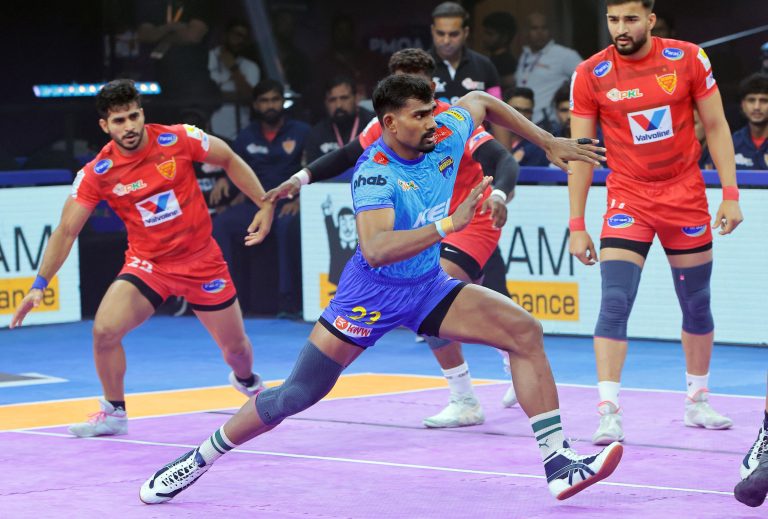 Ashu Malik’s 16 points helps Dabang Delhi remain undefeated in PKL 12 with commanding triumph over Bengal Warriorz