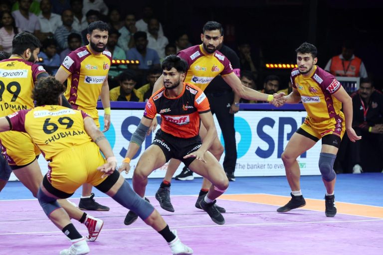Rampaging Bharat Hooda and Telugu Titans crush U Mumba to finish Vizag leg in style