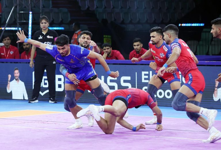 PKL-12: UP Yoddhas enter the top 8 with their second consecutive win, defeat Thalaivas by 1 point.