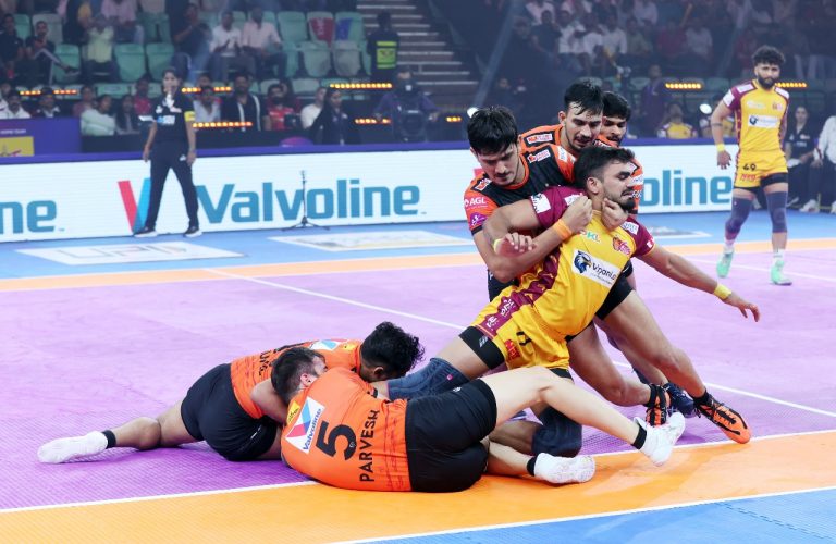 PKL-12: U Mumba Defeats Telugu Titans by 7 Points, Secures Top-2 Spot for Dabang Delhi