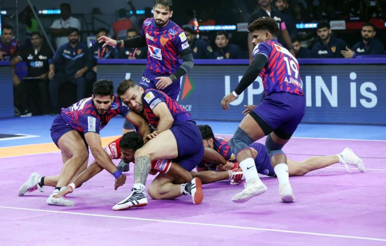 Akshit’s heroic Super 10 helps table toppers Dabang Delhi complete double over Gujarat Giants